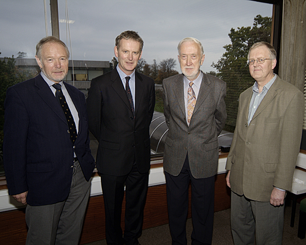 An tOllamh Seosamh Watson, An Dr Caoimhín Mac Giolla Léith, Aodh Ó Canainn, léachtóir na bliana 2006, agus An tOllamh Liam Mac Mathúna